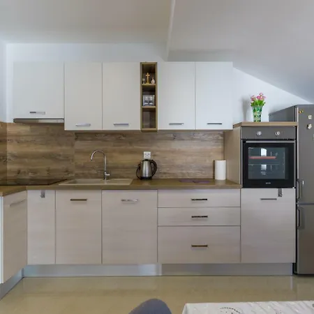 Mandica Apartment *